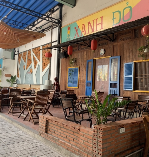 Không gian Xanh Đỏ